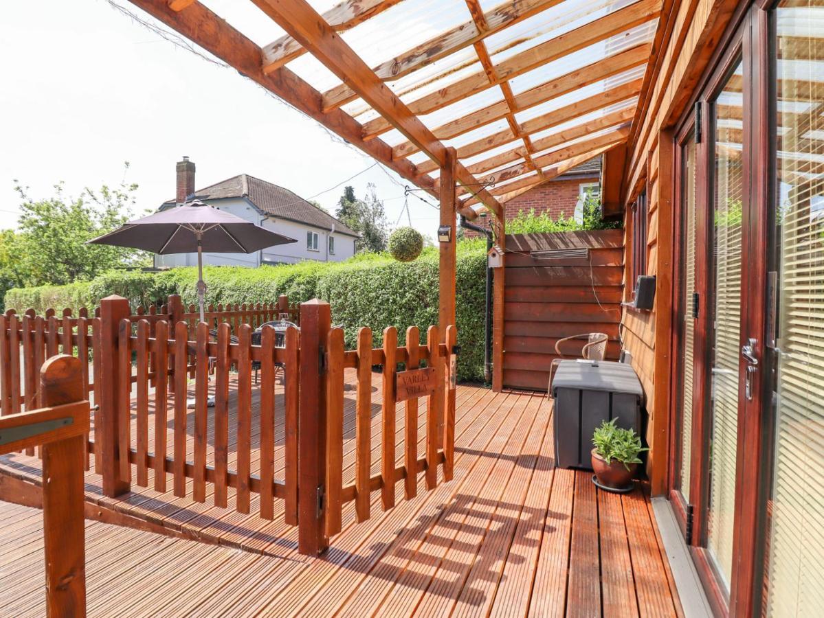 Varley Villa Newtown  Exterior photo